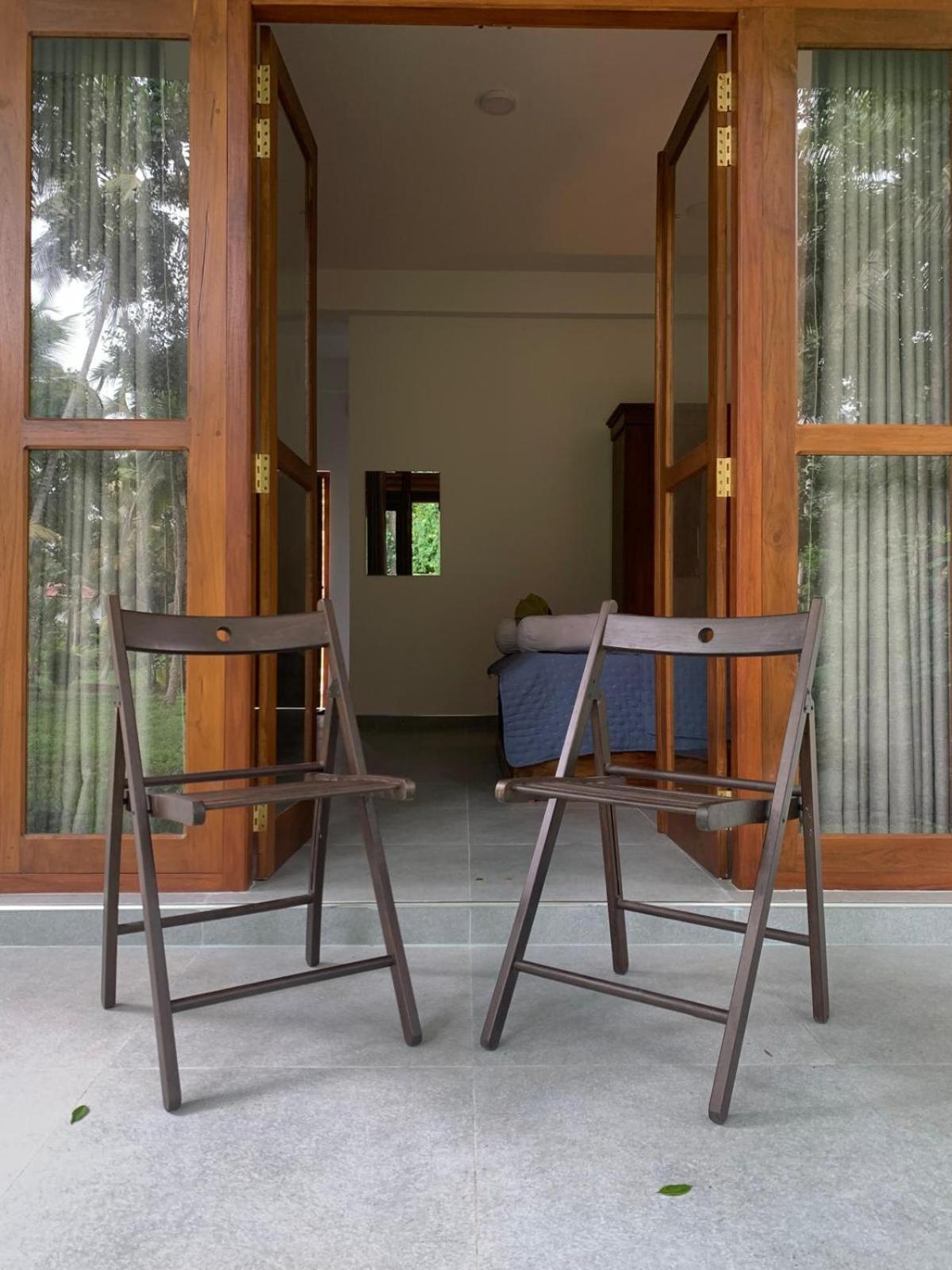 Sebastian Transit Villa With Free Shuttle Service To Airport Kotugoda ภายนอก รูปภาพ